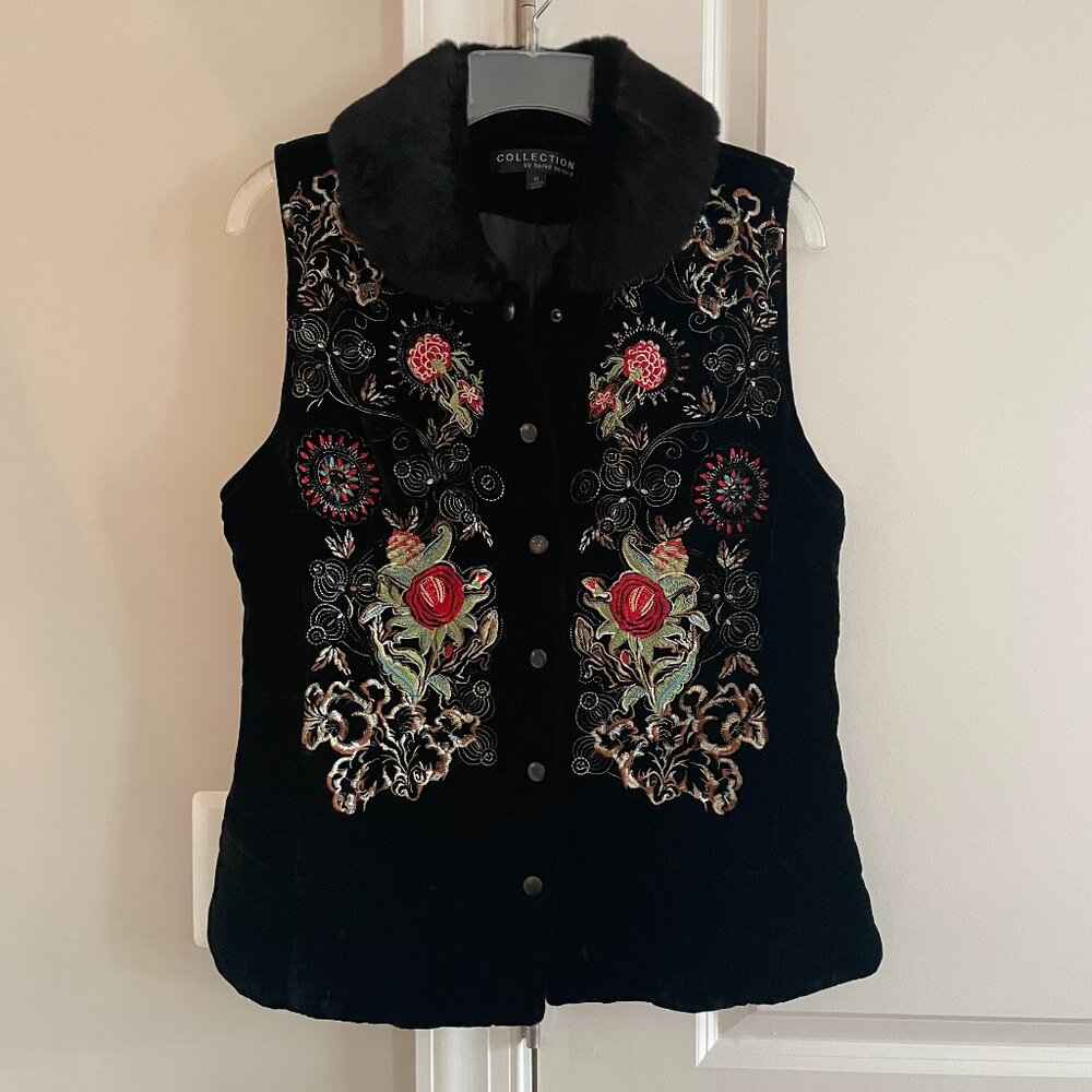 Harve Benard Collection Black Velvet Embroidered Vest w Faux Fur Collar - SZ 10